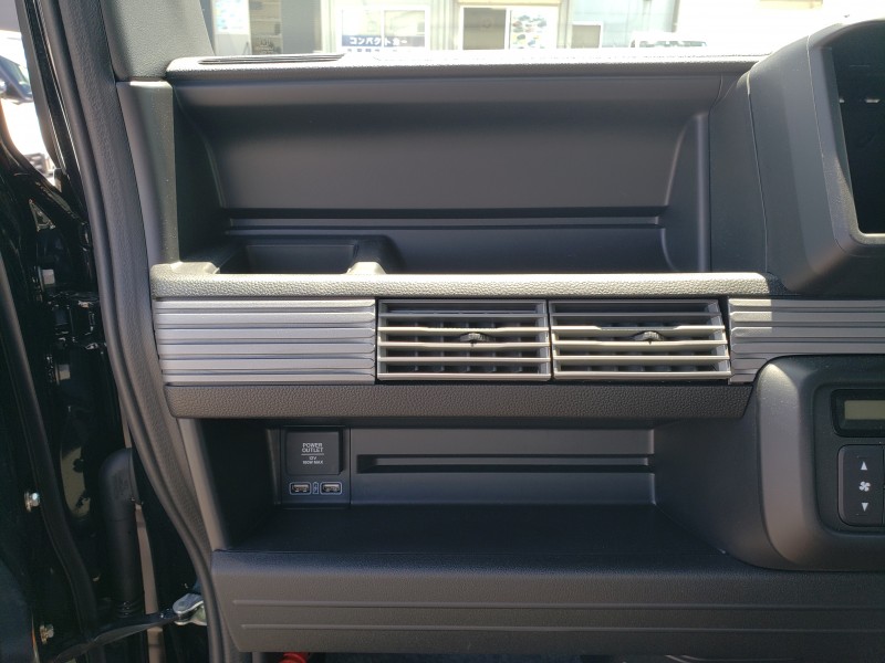 N-VAN33枚目