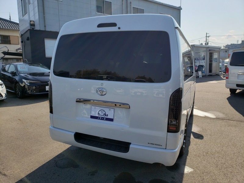 ハイエースバン5枚目
