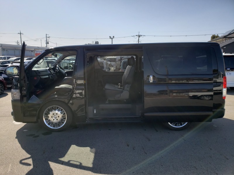 ハイエースバン40枚目