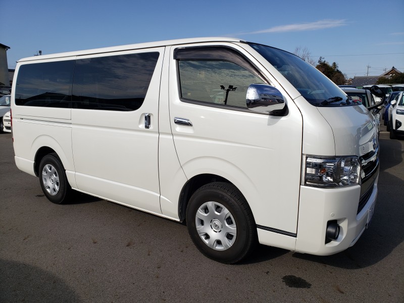 ハイエースバン4枚目