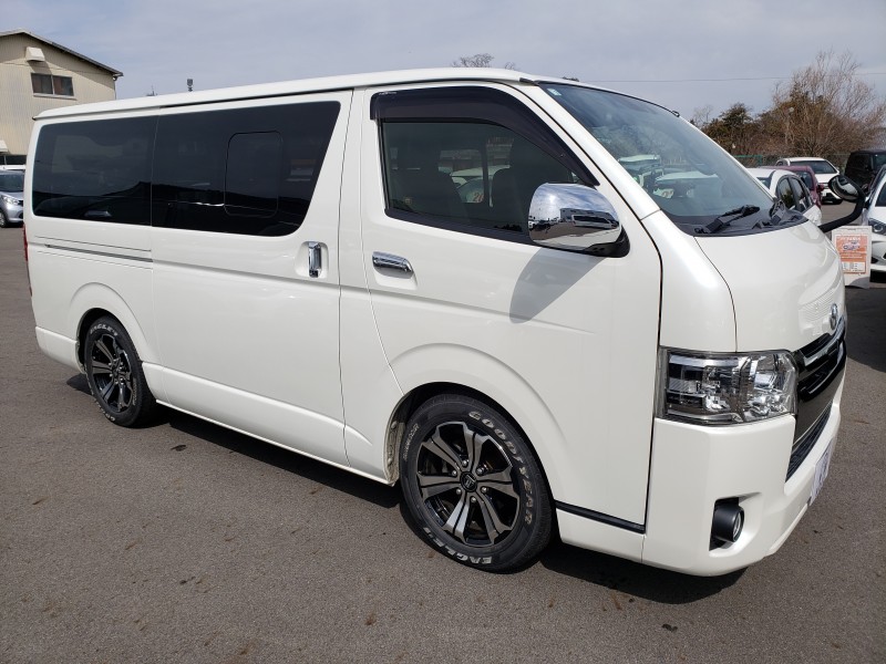 ハイエースバン4枚目