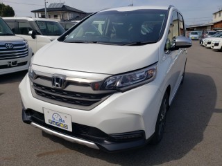 フリードプラス