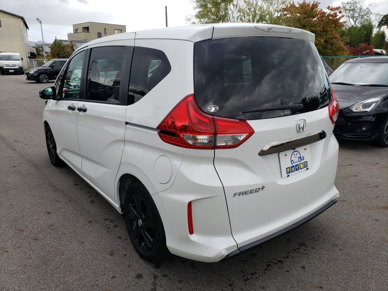 フリードプラス8枚目