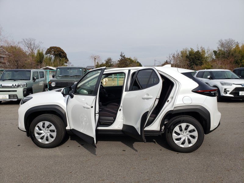 ヤリスクロス10枚目