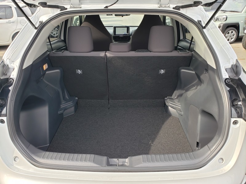 ヤリスクロス7枚目